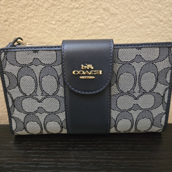Coach Phone Wallet In Signature Jaquard - Picture 6 of 12